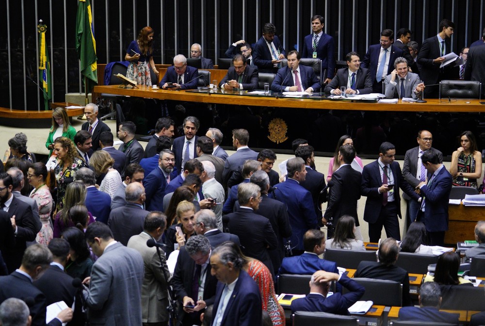 Câmara aprova texto-base do novo marco do saneamento básico; saiba principais pontos